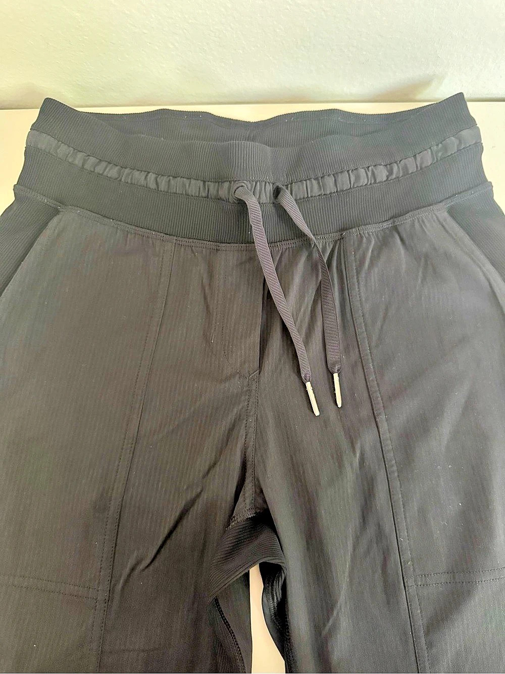 Lululemon Dance Studio Mid-Rise Jogger Cropped
